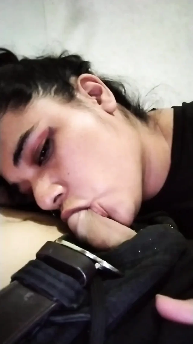 Sakso çektikten sonra yarağı götüme sokuyorlar