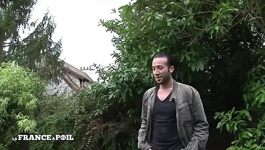 Seksi lateks esmer hizmetçi sahibini sikiyor ve anal dölleniyor
