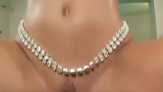 Diana Gold aptal bir fahişe