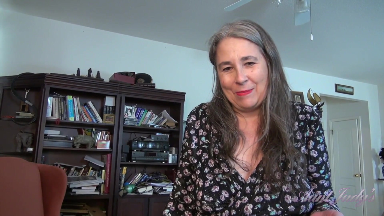 Ajudys - Your Mature Step-aunty Grace Gives You a Helping Hand (pov)