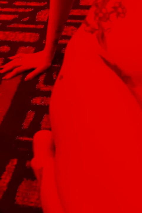 Anna Cummings Mrflourish'ten kırmızı ışık odası uzmanlığını alıyor