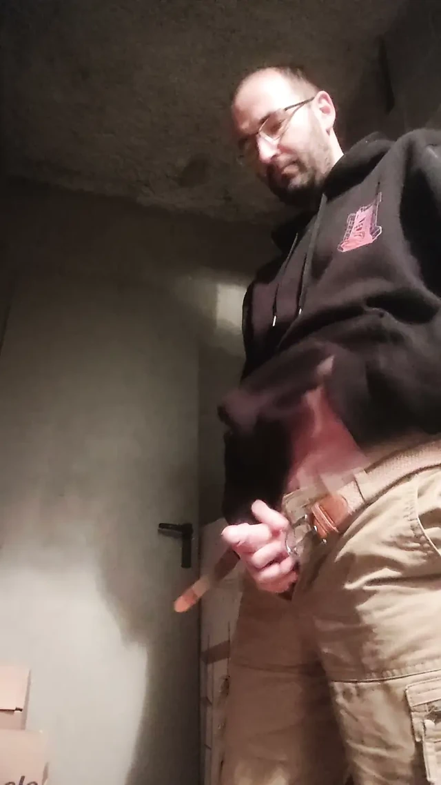Binanın bodrumunda otuzbir çekmek