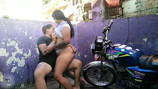 Kolonya satıcısını baştan çıkarmak