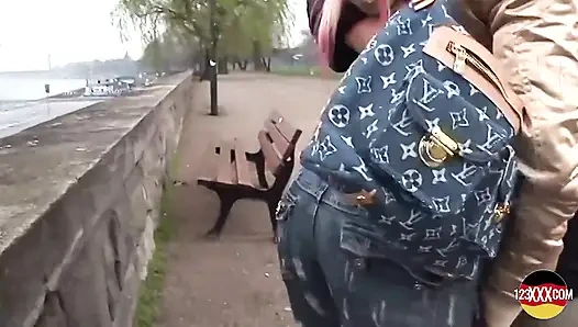 Pirsingli sarışın her zaman azgın ve hazır