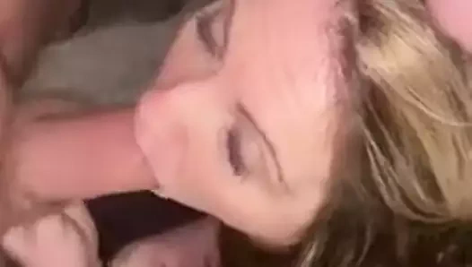 O şişko sikini asla ağzından çıkarma!