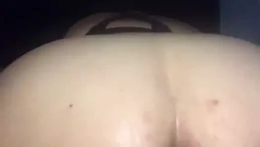 İri güzel kadın dildo eğlencesi