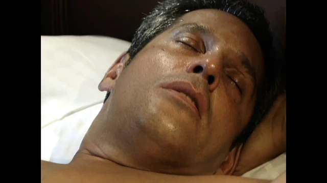 Sarışın, genç, tatlı vajinasında küçük bir piercing vardı