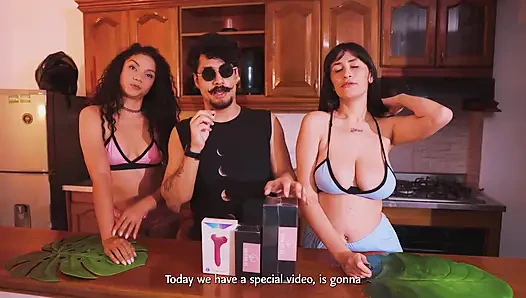 Bu 2 Georgeous'un biraz yardımla boşalması (badpeach oyuncakları incelemesi)
