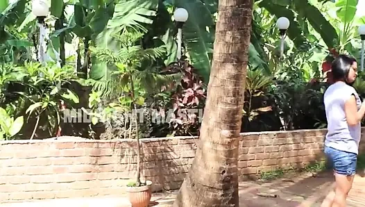 Köy kızları, akşam karanlığında sıcak ve seksi