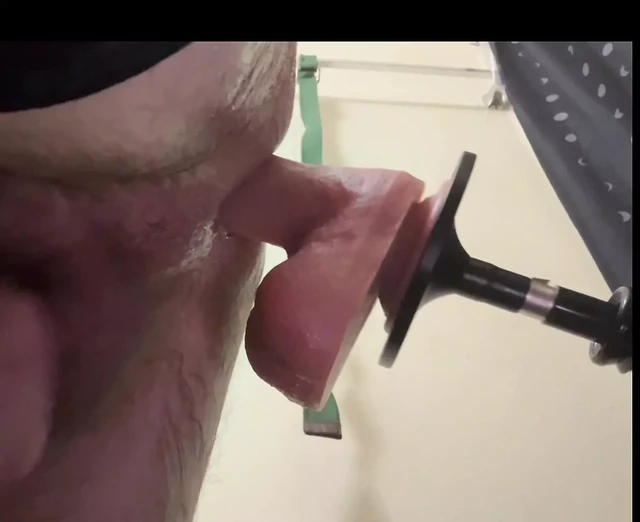 Этот 10-дюймовый дилдо делает меня сливками