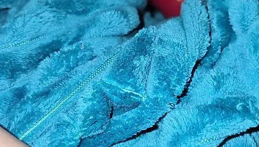 Latin orta yaşlı seksi kadın vibratöre karşı