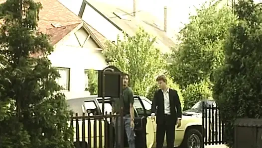 Çekici Alman sürtükler ateşli dörtlü sekste sikiliyor