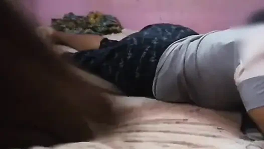 Üvey kız kardeşim ve ben lastik odada eğleniyoruz, yeni video