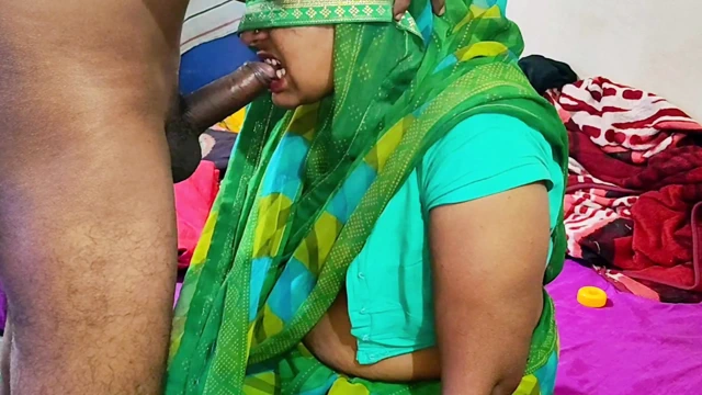 Hintli ateşli Hintli kadın hintçe ses kaydıyla sikiliyor