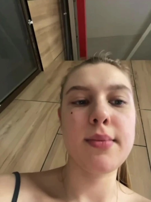 Public masturbating in the gym with jucielussie