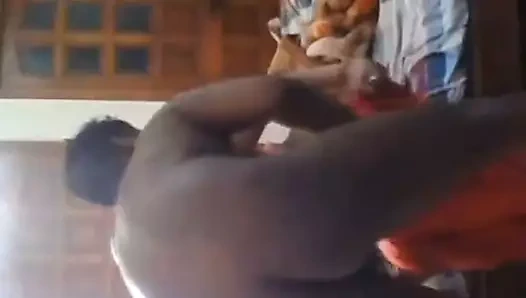 Desi yenge var ilişki ile genç çocuk