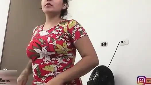 Üvey oğul güzel üvey annesinin amını yatak odasında sikiyor