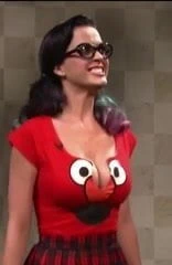 Katy perry büyük göğüsler sıçrayan