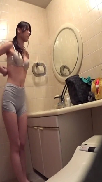 Незабываемый момент из "Смотреть до конца " Быстро приближается девушка на тренировке в спортзале Успех до секса "