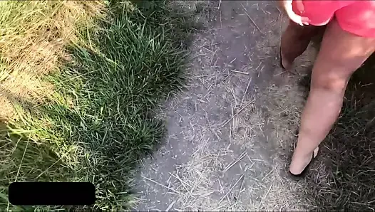 Luna, an amateur couple, gets sodomized in nature and ejaculated on her face