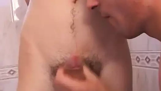 Avrupa twinks emme ve kahrolası sonra bir sıcak banyo