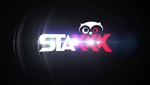 Hamile esmer daha fazla hardcore seks için geri döndü