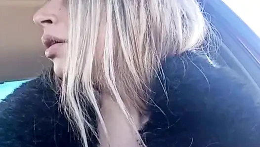 Sevgilimle ateşli bir görüntülü görüşme yapmak için işe ara veriyorum