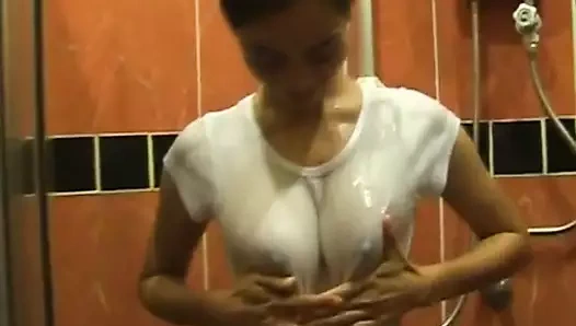 nefes alma Asya bebeğim içinde the duş sürtme üzerinde ona twat