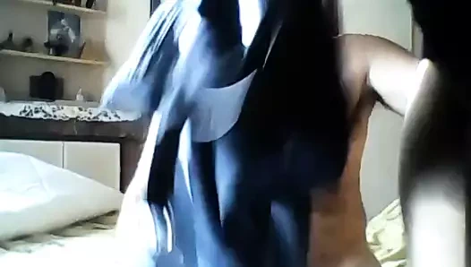 Feeling au lit avec un papy a bite fretillante