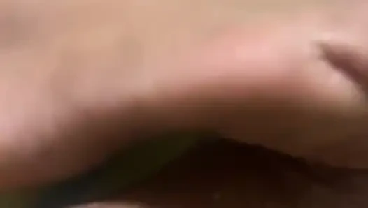Evli kadın masaj yaptırıyor
