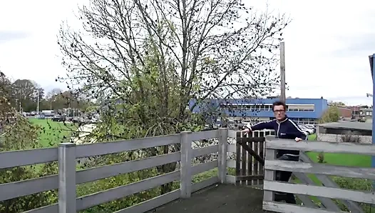 Azgın Alman orta yaşlı seksi kadın sikişmek istiyor!