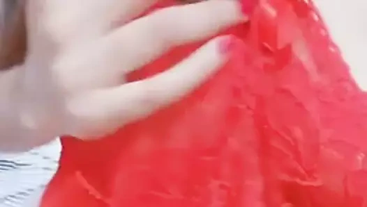 Mısırlı kaltak gösterilen güzel göğüsleri 02