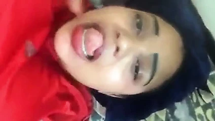 Telefonunda gizli adım anne video