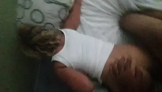 İtaatkar evli kadın