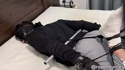 Salı öğleden sonra esaret, bölüm 1