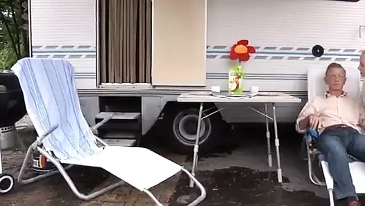 yaşlı adam açık sarışın kahrolası