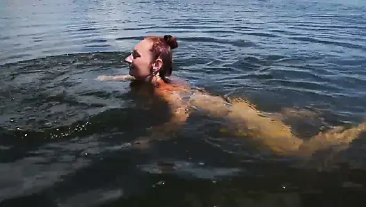 Купание в Волге-реке