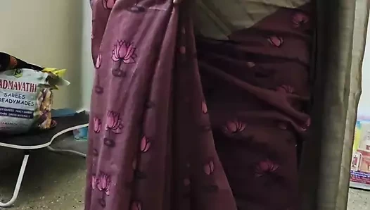 Aunty enjoyed with delivery boy