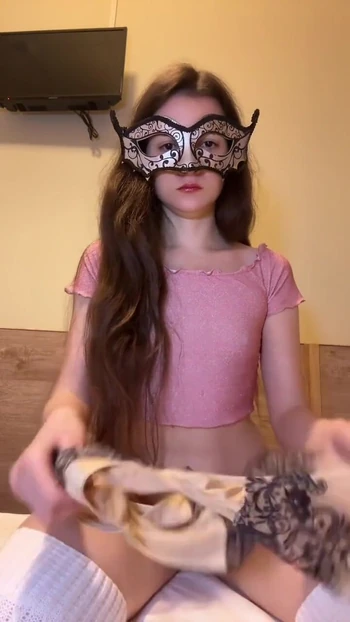 Знаковый момент из "Обзор моих грязных трусиков с грязным разговором на русском: стринги и кружева"