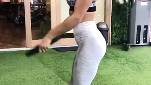 Lauren simpson 4-19-2017'de çalışıyor