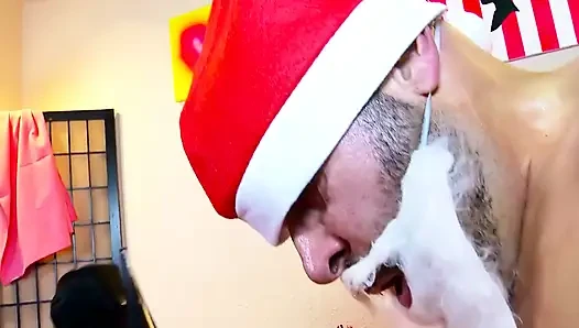 Amatör sürtükler sahne-3 seksi esmer Noel Baba Noel Baba tarafından götten sikiliyor