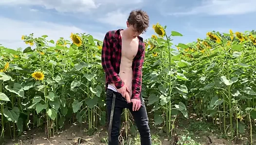 Sıcak handjob açık &amp; genç sevimli çocuk boşalmak sert mükemmel vücut