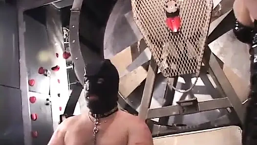 Porno yıldızlarının iş başında kamera arkası görüntüleri