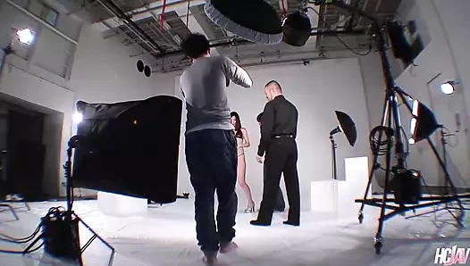 Ateşli Japon hatun kurara makise bağlanıyor ve sikiliyor