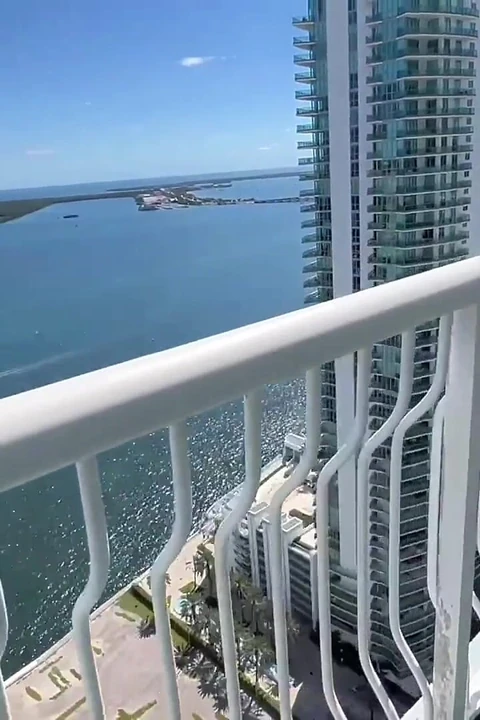 Brickzilla canavar büyük zenci yarağı latin orta yaşlı seksi kadın Jasmine Flowers'ı açıyor