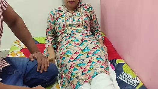 Hintçe ses kaydında Hintli üvey erkek kardeş evlendikten sonra ilk sikişlerinde üvey kız kardeşini hamile etmeye çalıştı