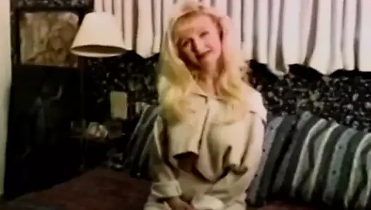 Busty bağbozumu amatör seviyor tatma boşalmak