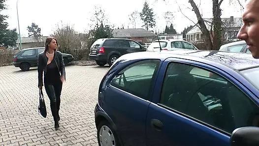 Büyük doğal göğüslü Alman milf - seks manyağı sorunu #4 ep 7