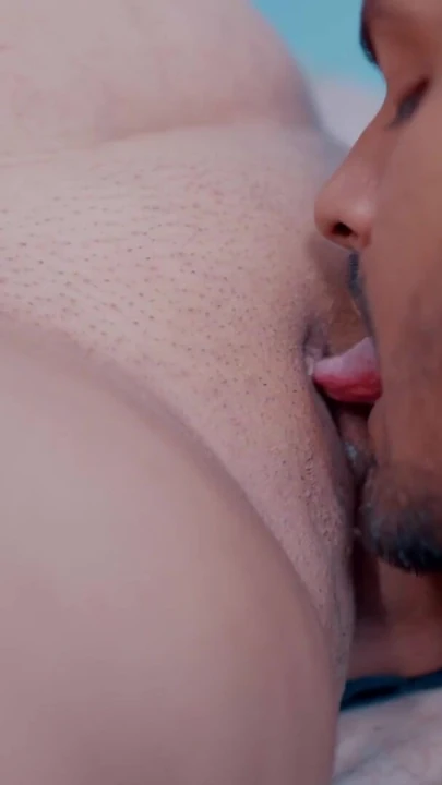 Hintli kadın seksi gecede yaramaz devar tarafından baştan çıkarıyor | Klip 1
