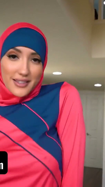 Tesettür seks - seksi Müslüman bebek kira ödemesi olarak ev sahibine amını sunuyor | Klip 1